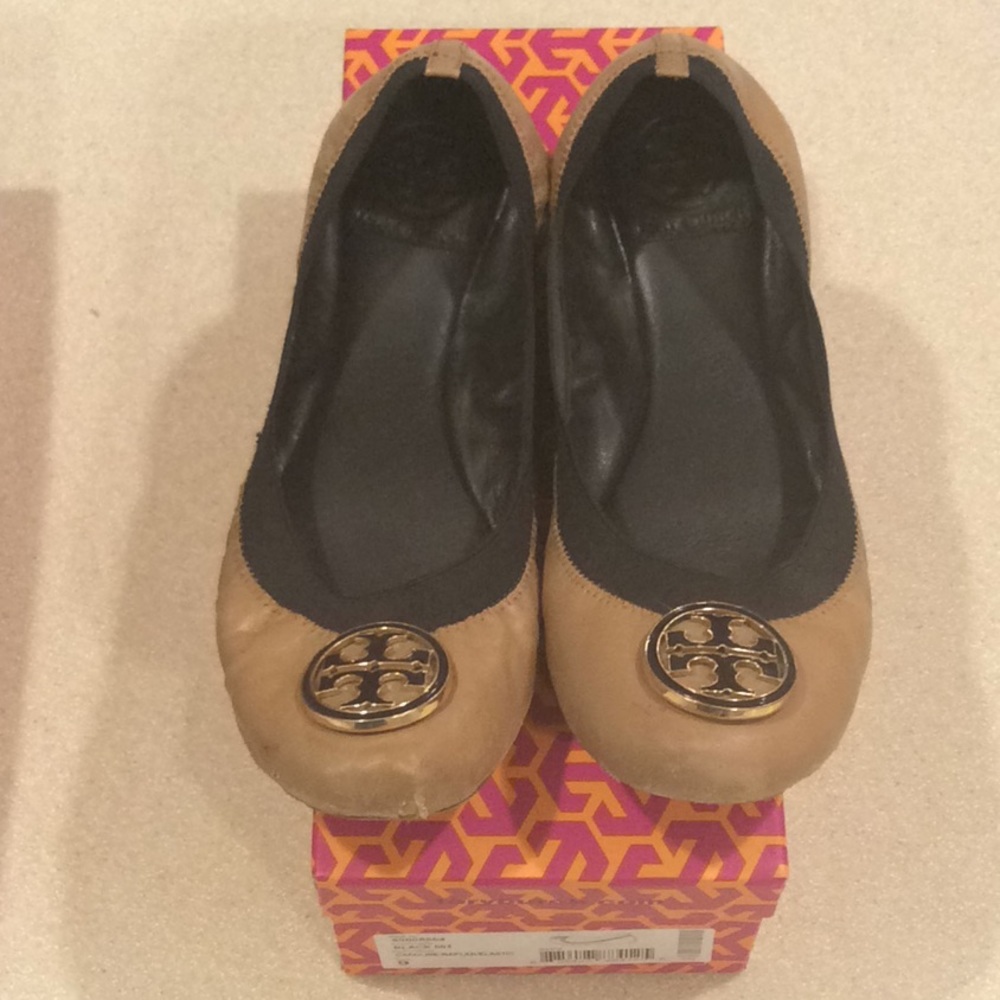 Tory Burch tan and black Caroline Flat